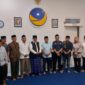 Bakal Calon Bupati, H Rumaksi dan Bakal Calon Wakil Bupati, Amrul Jihadi serta anggota Fraksi Partai NasDem dan Demokrat foto bersama seusai acara buka bersama di Kantor DPW NasDem NTB (foto/istimewa)