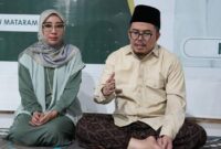 Pimpinan Pusat (Pimpus) Muslimat Nahdlatul Wathan (NW) Hj. Lale Syifaun Nufus (kiri) dan Ketua Umum (Ketum) Pengurus Besar NW (PBNW) TGKH Lalu Gede Muhammad Zainuddin Atsani. 