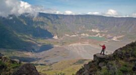 Puncak Tambora, yang mulai menjadi destinasi pendakian setelah Gunung Rinjani.