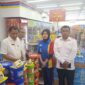 Dinas Perdagangan Lombok Timur saat melakukan sidak di salah satu minimarket di Kota Selong