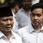 Prabowo-Gibran sudah menjadi presiden dan wakil presiden terpilih. Tapi, sampai saat ini, mereka masih menjabat sebagai Menhan dan Wali Kota Solo

Menanggapi hal itu, Ketua Harian DPP Partai Gerindra, Sufmi Dasco Ahmad menegaskan bahwa presiden terpilih, Prabowo Subianto tak akan mundur dari jabatannya sebagai menteri pertahanan saat ini.

Dasco menuturkan, Prabowo akan menyelesaikan tugas-tugasnya sebagai menteri pertahanan hingga masa jabatannya selesai.