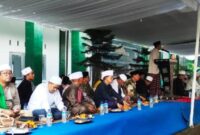 
Bupati Loteng H.L. Pathul Bahri berpidato di hadapan jemaah NU pada acara halalbihalal di Pray