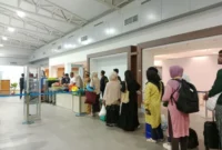 Penumpang di Bandara Internasional Lombok, Nusa Tenggara Barat (ANTARA/Akhyar Rosidi)