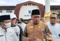 Penjabat Gubernur NTB Drs. H. Lalu Gita Ariadi (baju coklat). (Foto: Halwi/RRI)