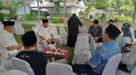 Lalu Gita Aryadi Diskusi ringan dengan ASN pada Open House Idul Fitri 1445 H