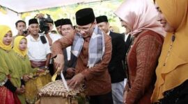 Dokumentasi perayaan lebaran topat di makam bintaro yang di hadiri Walikota Mataram H Mohan Roliskana (Foto: Dok.Pemkot Mataram)