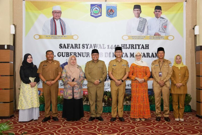Penjabat Gubernur NTB, Drs. H. Lalu Gita Ariadi, gelar safari syawal dengan mengunjungi Wali Kota Mataram, H. Mohan Roliskana, di Pendopo Walikota Mataram. (Foto: Biro Adpim)
