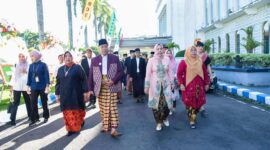 Penjabat (Pj) Gubernur NTB Drs. H. Lalu Gita Ariadi bersama jajaran kepala organisai perangkat daerah (OPD) NTB menghadiri upacara peringatan HUT ke-66 Kabupaten Lombok Barat. (Foto: Biro Adpim