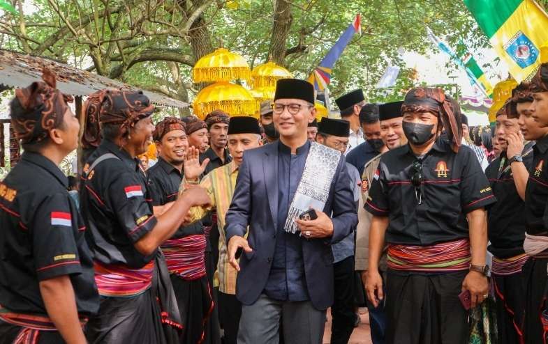 Dokumentasi perayaan lebaran topat di Makam Bintaro yang di hadiri Walikota Mataram H Mohan Roliskana (Foto: Dok. Kominfo Mataram)