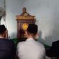 Pengasuh Ponpes al mas'udiyah Sekh Mahdali, Kiyai Qomarudin Syarof, saat memberikan khutbah Idul Fitri