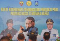 Menteri Pertanian (Mentan) Andi Amran Sulaiman saat menggelar rapat koordinasi (Rakor) terkait peningkatan produksi padi di Provinsi Nusa Tenggara Barat (NTB), bersama Forkopimda NTB, di Pendopo Gubernur NTB. (Foto: Biro Adpim)