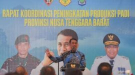 Menteri Pertanian (Mentan) Andi Amran Sulaiman saat menggelar rapat koordinasi (Rakor) terkait peningkatan produksi padi di Provinsi Nusa Tenggara Barat (NTB), bersama Forkopimda NTB, di Pendopo Gubernur NTB. (Foto: Biro Adpim)