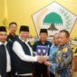 Bakal Calon Bupati dan Wakil Bupati Lombok Timur, H Rumaksi dan Amrul Jihadi (RAMAH) kompak menyerahkan berkas pendaftaran di Partai Golkar