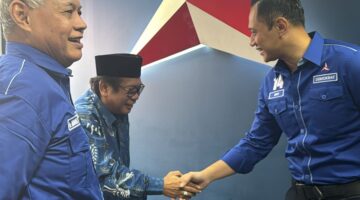 Viral! Foto AHY Salami Abah Uhel. Netizen Sebut Demokrat Dukung BangAbah!