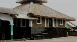 Masjid Kuno Songak (Foto : Halaman Masjid Kuno Songak Lombok Timur/facebook)