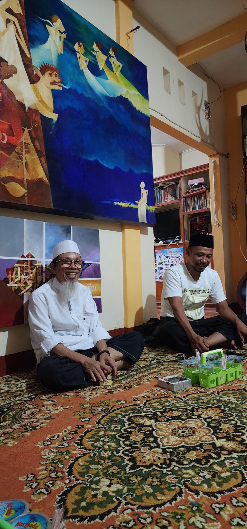 Jalan menuju Tuhan tidak selalu ke langit, tetapi bisa juga menapaki tanah yang suci, bumi tempat kaki berpijak, tempat air mengalir, tempat ruh bernafas.