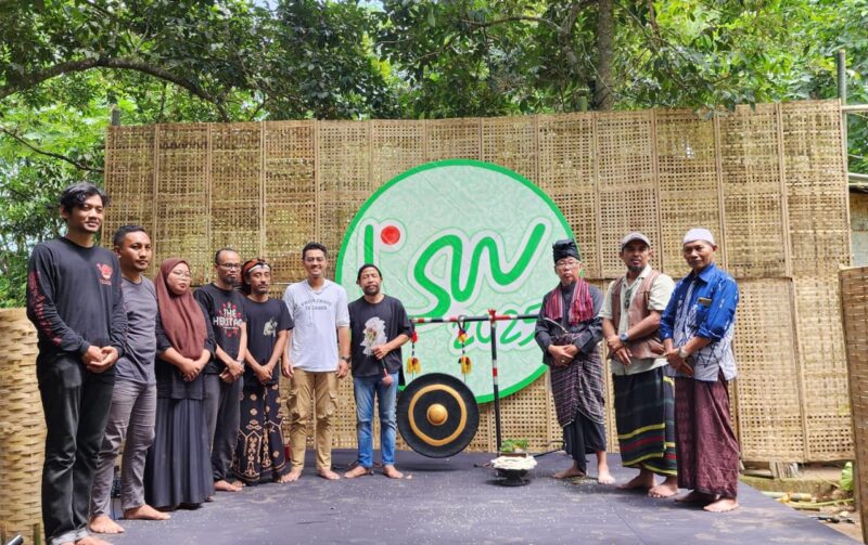 Dari Sungai Meninting, gagasan-gagasan baru mengalir, sebagaimana air yang mengalir dari hulu ke hilir membawa harapan bagi masa depan