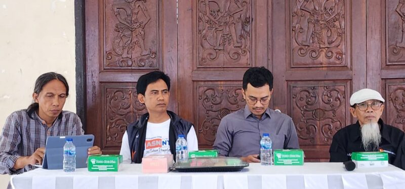 (ki-ka). Abdul Latief Apriawan, H. Tarmidzi, Yuga Anggana, dan Lalu Agus Fathurrahman. Pengembangan budaya bukan hanya urusan seni, tetapi juga menyangkut regulasi, pendanaan, SDM, hingga kemauan politik pemerintah (Foto: Aks)