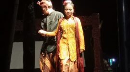 Dende Wirasasih  tampil sebagai poros emosional cerita (Foto: ist)