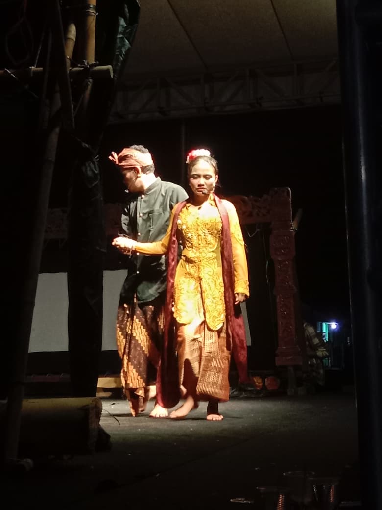 Dende Wirasasih  tampil sebagai poros emosional cerita (Foto: ist)