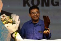 “Saya berdiri di sini bukan sebagai ‘yang paling berjasa’, melainkan sebagai salah satu dari sekian banyak pekerja seni yang percaya bahwa teater memiliki kemampuan untuk menghidupkan kembali ruang-ruang kepekaan