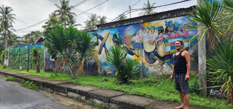 Di tangan Bambang Prasetya, selembar tembok bisa berubah menjadi ruang dialog (Foto: Aks)