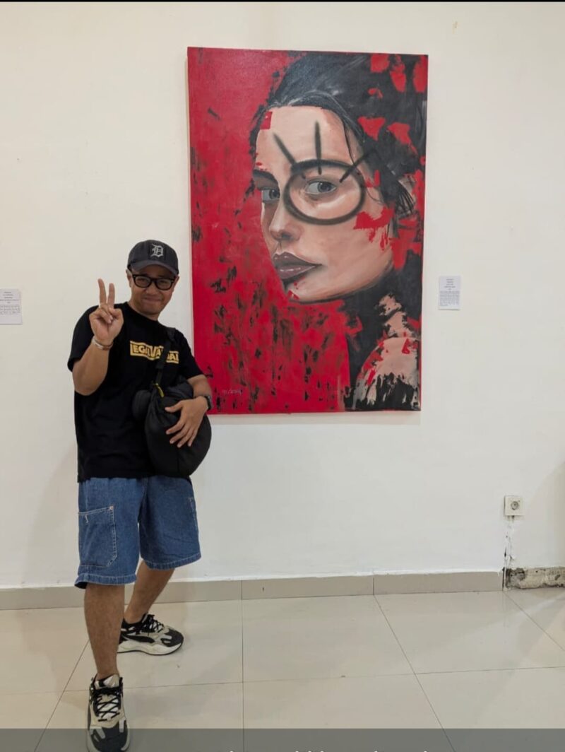 Melalui seri ini, Ojik justru memilih jalan sebaliknya, mengeksploitasi kemapanan tersebut untuk ditolak (Foto: ist)