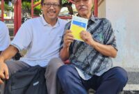 Karya-karya Pak Kisid (kanan) hadir sebagai penanda bahwa seni tidak hanya berbicara tentang bentuk dan warna, tetapi juga tentang nilai dan tanggung jawab.(Foto: ist)