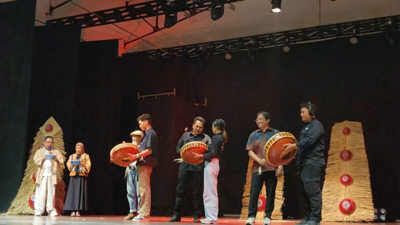 Saksak Dance Production menunjukkan bahwa kebudayaan bukan nostalgia masa lalu, melainkan strategi masa depan (Foto: aks)