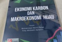 Buku ini membahas berbagai aspek ekonomi makro dan kontribusinya dalam menjaga keseimbangan lingkungan (Foto: ist)