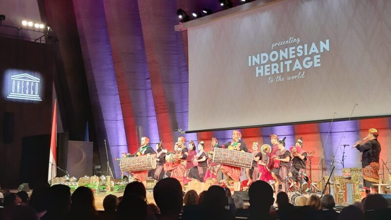 Gendang Beleq ditampilkan oleh grup Puspa Githa Pertiwi menjadi representasi kebudayaan Sasak di panggung dunia (Foto: ist)