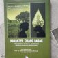 Buku ini menjawab dengan keyakinan: ya, jika mau membaca kembali diri sendiri melalui sastra dan budaya (Foto: aks)