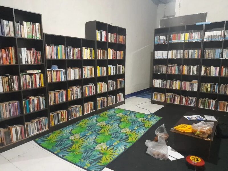 Ia hadir di celah-celah kota dan waktu, sebagai revolusi sunyi yang terus berjalan (Foto: ist)