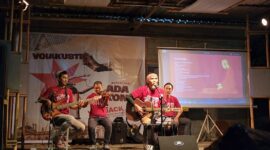 Empat musisi ini menenun bunyi akustik dengan kecenderungan “eksperimental”, menempatkan vokal bukan sekadar pembawa melodi, melainkan medium artikulasi gagasan (Foto: aks)