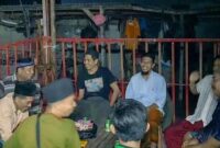 Di tengah dunia yang semakin cepat dan bising oleh berbagai informasi, nilai-nilai komunikasi yang santun dan beretika terasa semakin penting untuk dirawat (Foto: Adi Muhayadi)