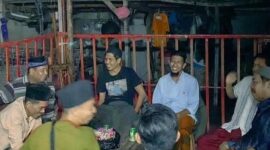 Di tengah dunia yang semakin cepat dan bising oleh berbagai informasi, nilai-nilai komunikasi yang santun dan beretika terasa semakin penting untuk dirawat (Foto: Adi Muhayadi)