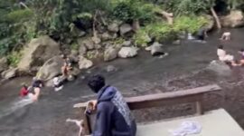 Tradisi berosok mengingatkan bahwa Ramadan tidak hanya datang sebagai kewajiban ibadah, tetapi juga sebagai kesempatan memperbarui diri (Foto: Alfan Hadi/ceraken.id)