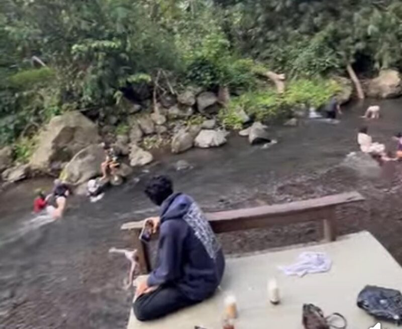 Tradisi berosok mengingatkan bahwa Ramadan tidak hanya datang sebagai kewajiban ibadah, tetapi juga sebagai kesempatan memperbarui diri (Foto: Alfan Hadi/ceraken.id)