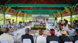 Diskusi di Taman Mayura mengingatkan bahwa pelestarian budaya bukan sekadar menjaga bangunan tua, melainkan merawat identitas, sejarah, serta potensi ekonomi masa depan (Foto: PPID Kota Mataram)