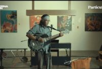 Ary Juliyant tampak nyaman dengan ketidakpastian itu. Ia tidak memaksa makna menjadi tunggal (Foto: room project/ceraken.id)