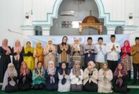 Momen sederhana itu menjadi tanda kebersamaan antara pemerintah dan masyarakat (Foto: pemprov ntb/ceraken.id)