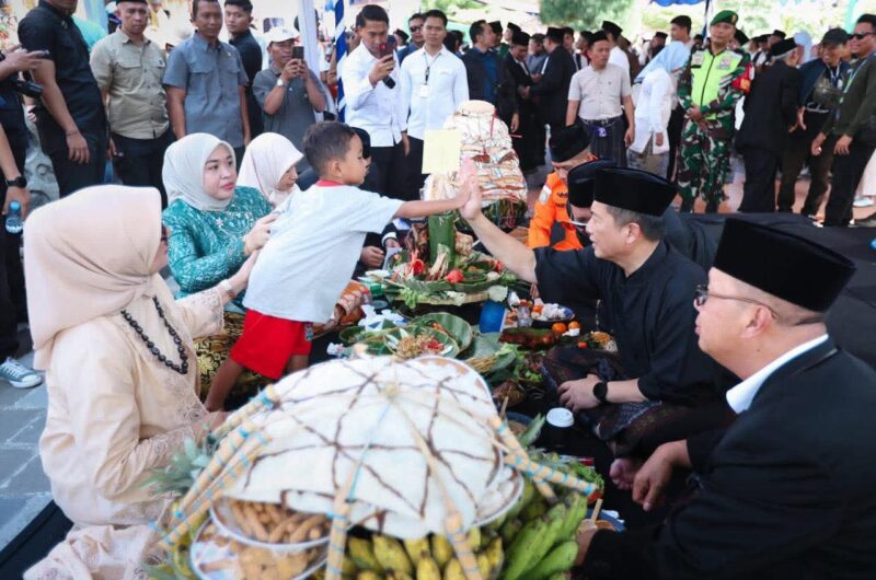 “Ini bukan hanya tradisi, tetapi refleksi spiritual yang menguatkan hubungan manusia dengan Tuhan dan sesama,” ujar Gubernur NTB Lalu Muhamad Iqbal (Foto: pemprov ntb/ceraken.id)