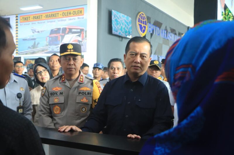 Pengawasan di terminal diperketat agar tidak terjadi praktik penjualan tiket di atas harga yang semestinya (Foto: pemrov ntb/ceraken.id)