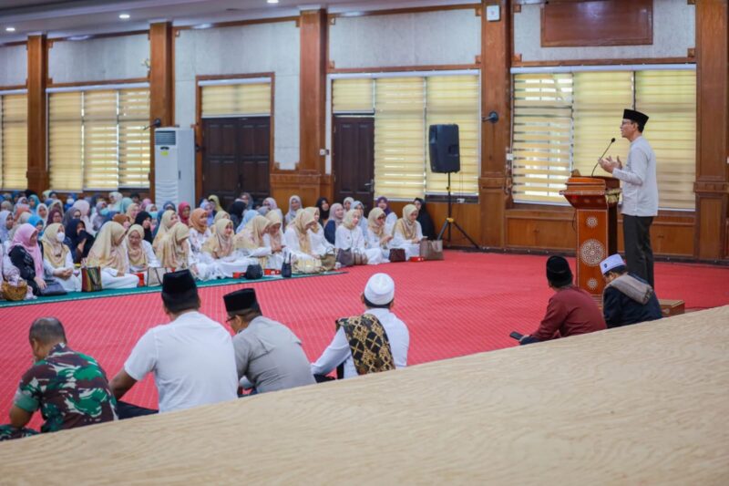 Pemerintah Kota Mataram berupaya menghadirkan keseimbangan antara tanggung jawab administratif dan penguatan nilai spiritual (Foto: ppid kota mataram/ceraken.id)