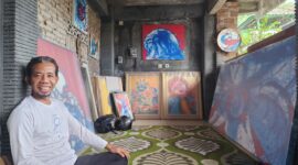 I Nyoman Sandiya. Ia menyatu dengan kehidupan; menjadi cara untuk memahami, merawat, dan mungkin, menyelamatkan (Foto: aks / ceraken.id)