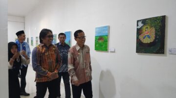 Lalu Suryadi Mulawarman (kiri). Syamsul Hadi (kanan).  output pendidikan tidak lagi hanya diukur dari penguasaan pengetahuan, melainkan dari kemampuan siswa dalam berinovasi dan beradaptasi (Foto: aks/ceraken.id)