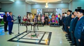 Gubernur NTB, Lalu Muhamad Iqbal, secara eksplisit memberi penekanan bahwa pejabat yang dilantik harus mampu menunjukkan kinerja nyata dalam waktu relatif singkat, enam bulan (Foto: ntbprov.go.id / ceraken.id)