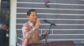 Syamsul Hadi. Melalui seni, siswa belajar berpikir kreatif, melihat masalah dari berbagai sudut pandang, dan menemukan solusi inovatif, kemampuan yang sangat dibutuhkan di era yang serba dinamis (Foto: aks/ceraken.id)