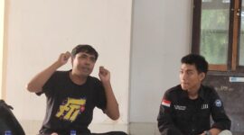 Asta (kiri), Yuda (kanan). “Ars longa, vita brevis: hidup itu singkat, tapi karya kesenian itu abadi.” (Foto: aks / ceraken.id)