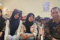 Davina, Nadila, Ulan, dan Wakasek Kesiswaan Agus Rauham Jayadi. Seni tidak hanya dipandang sebagai aktivitas tambahan, melainkan bagian dari proses pembentukan karakter dan kreativitas pelajar (Foto: aks / ceraken.id)